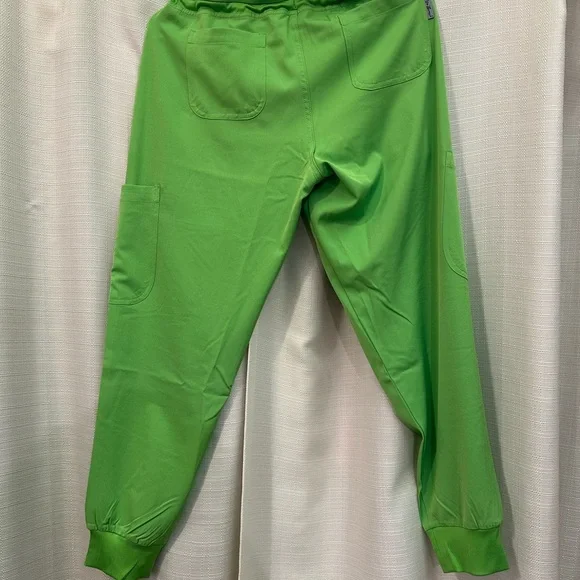 Vibrant Green Ava Therese Scrub Set - Picture 6 of 6